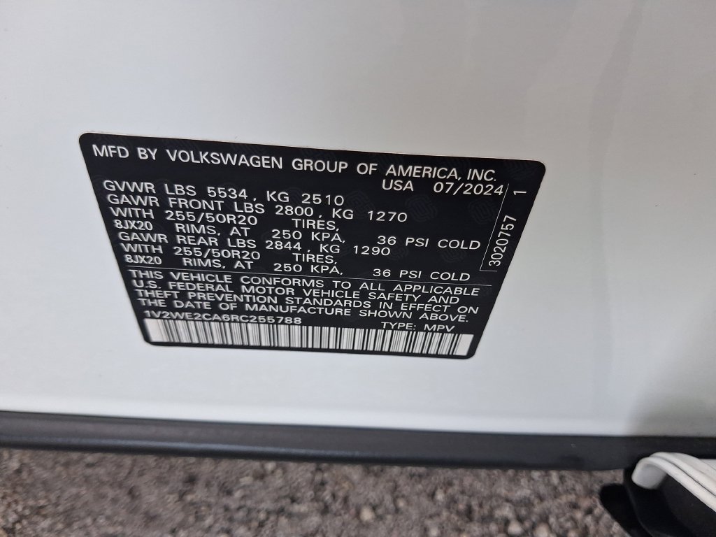 Used 2024 White Volkswagen 2.0T SE w/Technology image 28