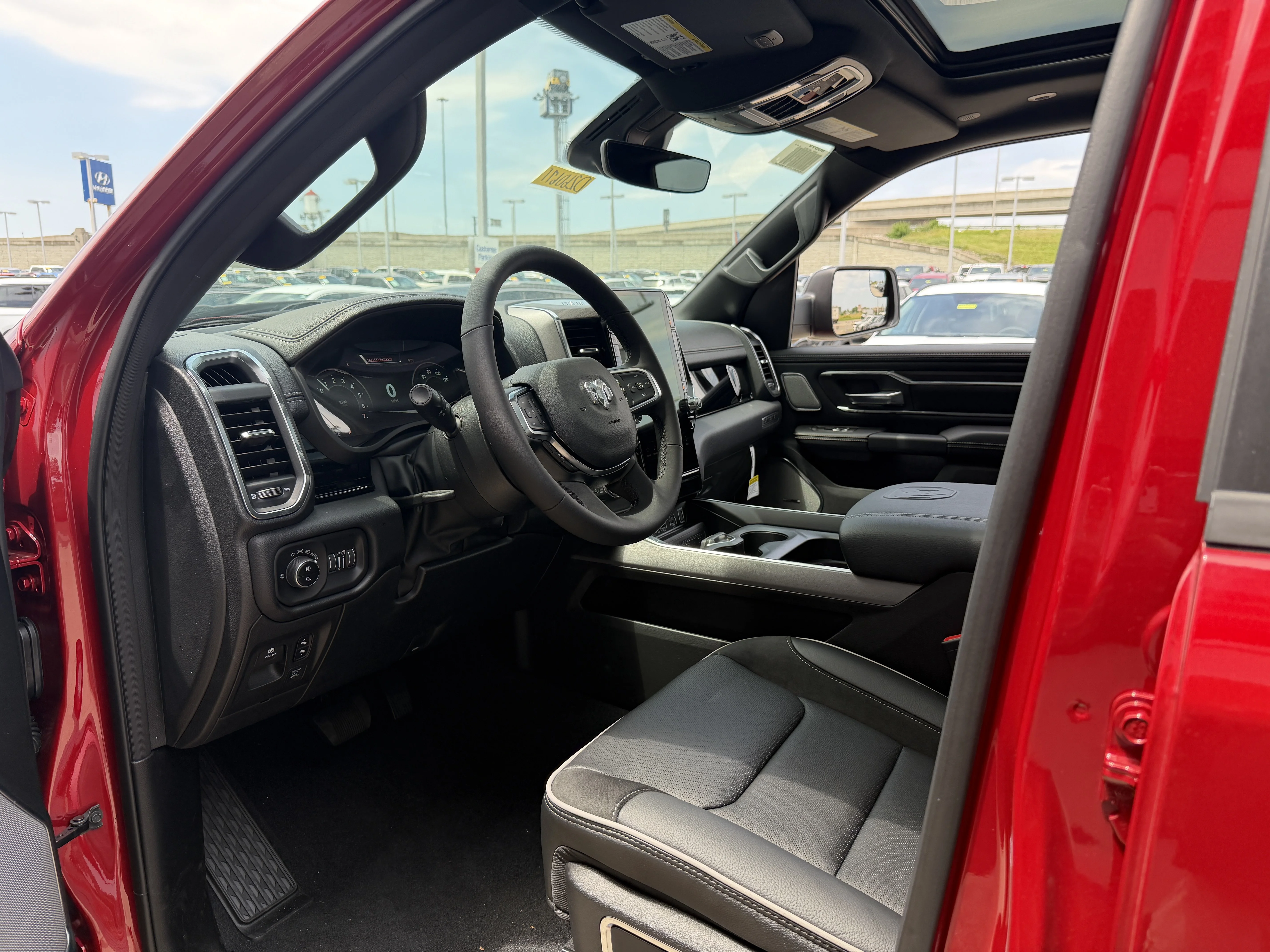 New 2026 Molten Red Pearl-Coat Exterior Paint RAM Laramie image 39