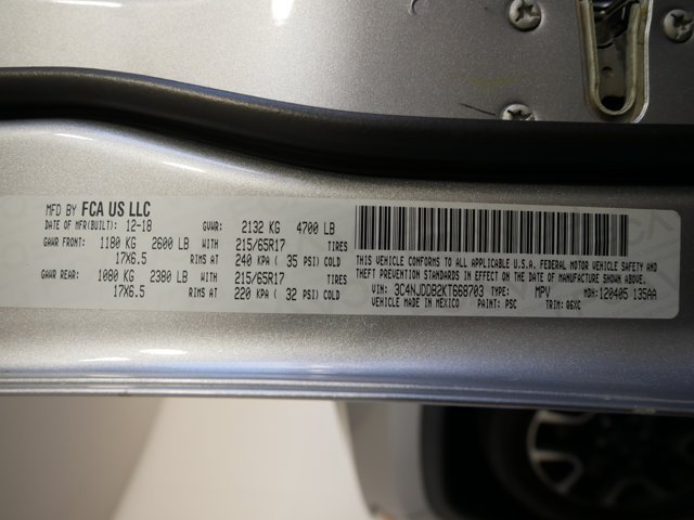Used 2019 Billet Silver Metallic Clearcoat Jeep Trailhawk image 31