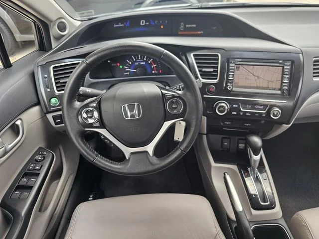 Used 2013  Honda Hybrid image 17