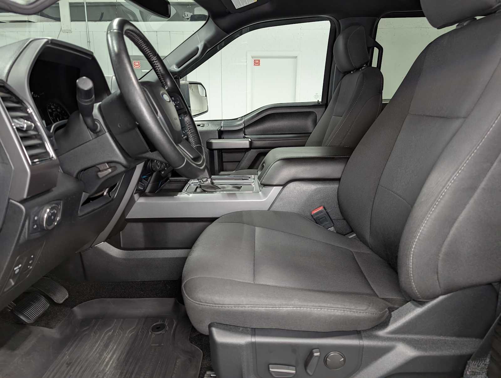 Used 2020 Agate Black Ford XLT image 4