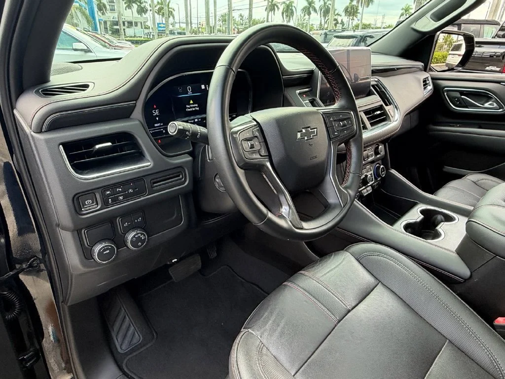 Used 2023 BLACK Chevrolet RST image 10