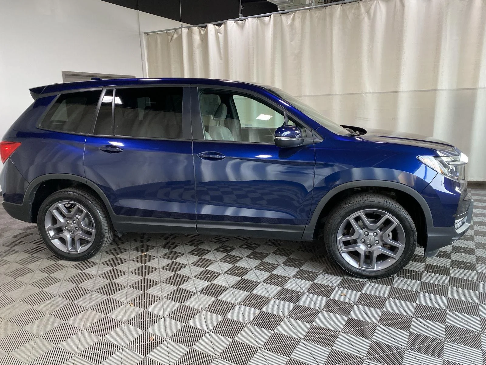 Certified Used 2023 Obsidian Blue Pearl Honda EX-L image 8