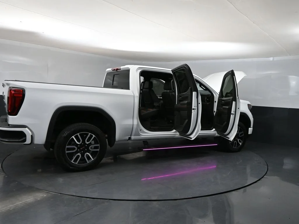 Used 2025 White GMC AT4 image 37