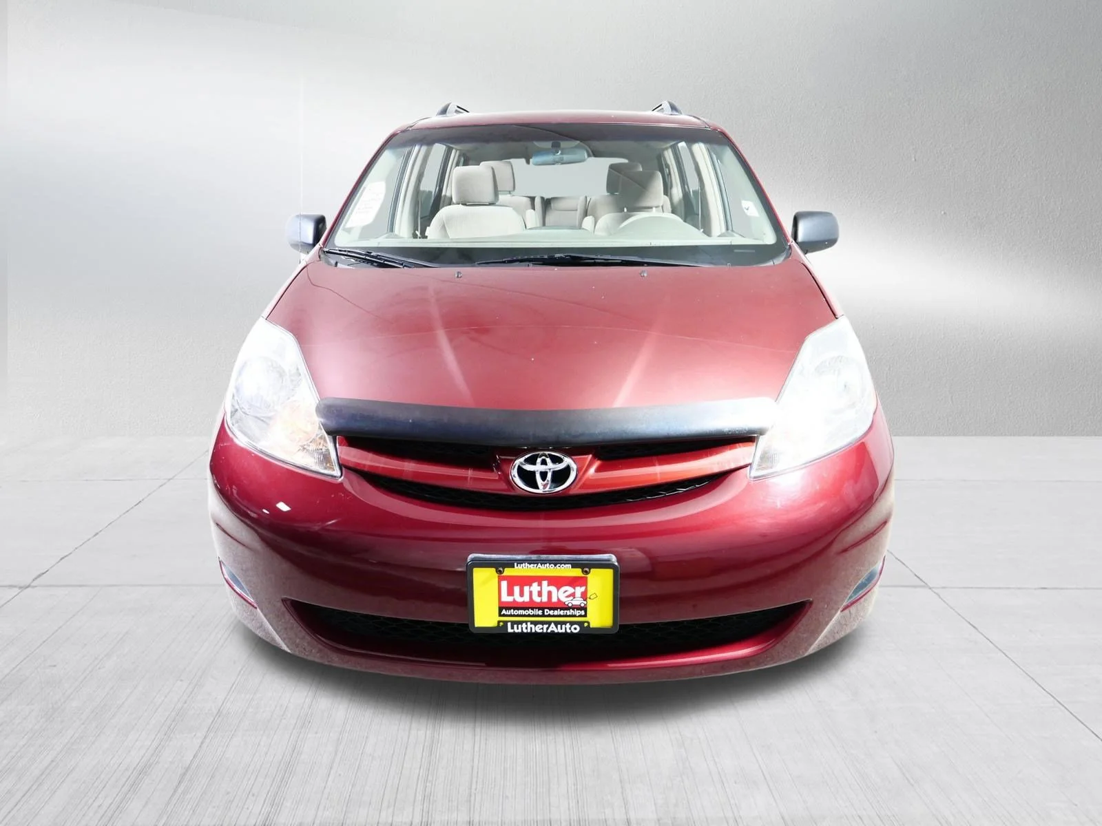 Used 2006 Salsa Red Pearl Toyota LE image 2