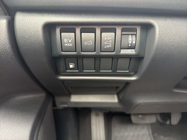 Used 2025 White Subaru Premium image 18