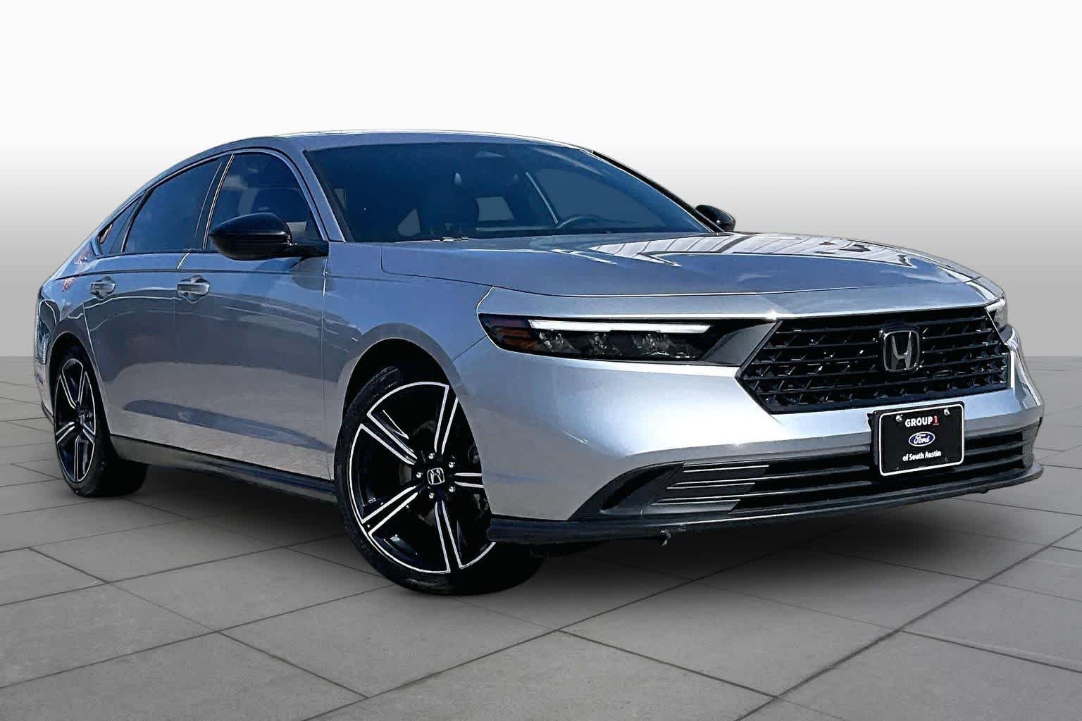 Used 2023 Lunar Silver Metallic Honda Sport image 3