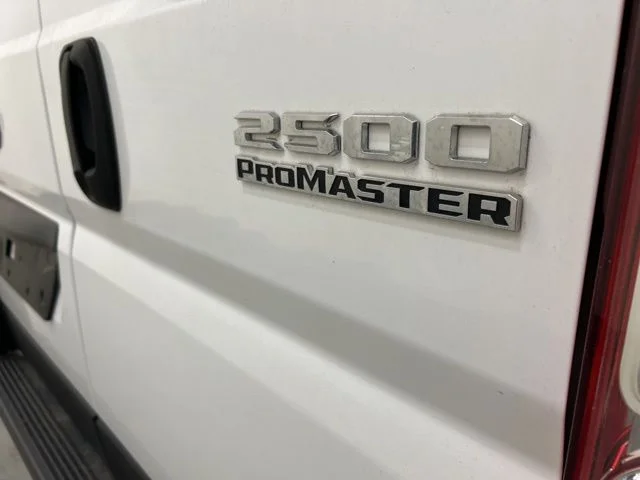 Used 2025 White Ram Base image 24