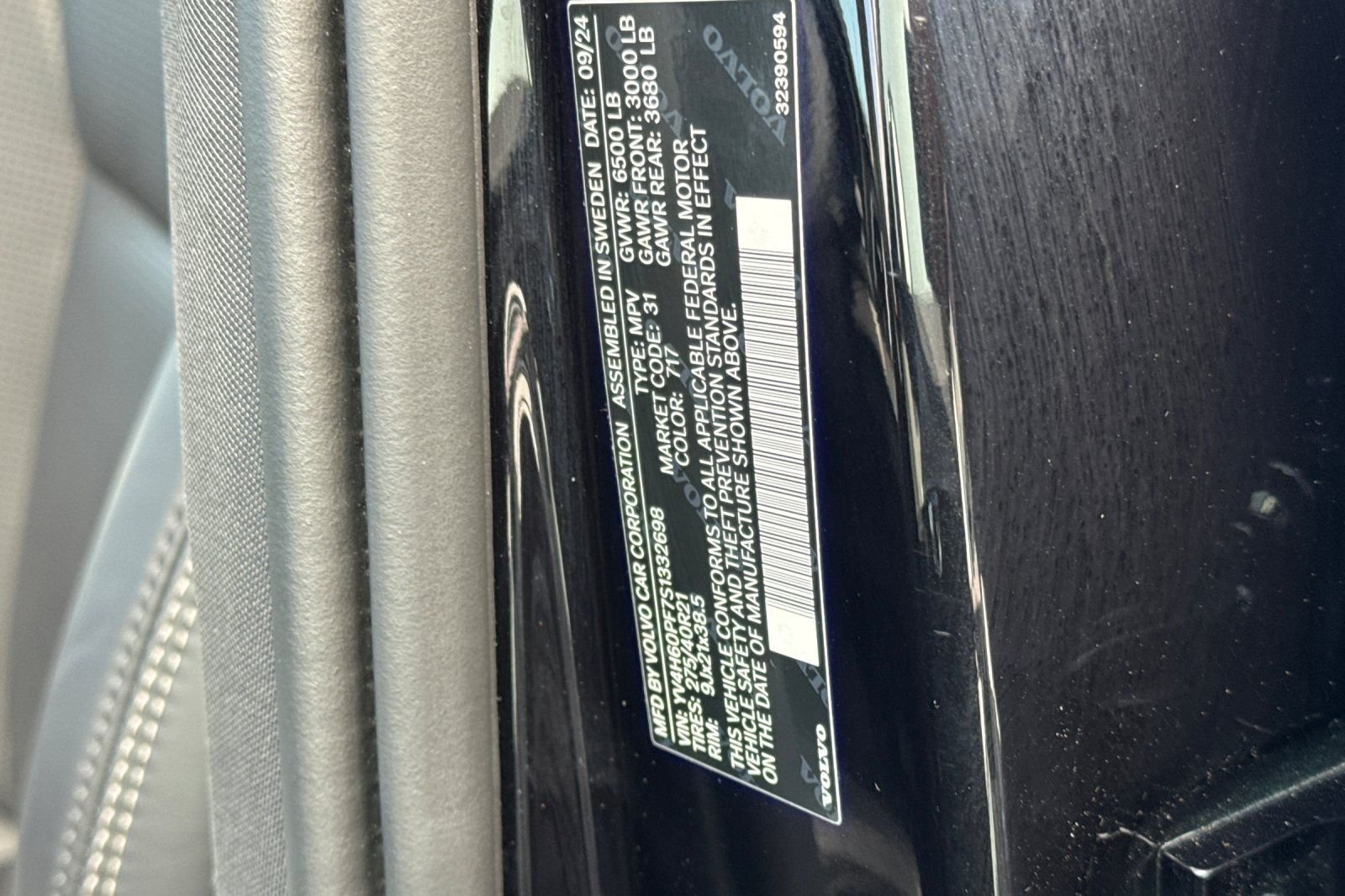 Used 2025 Black Volvo T8 Ultra image 36
