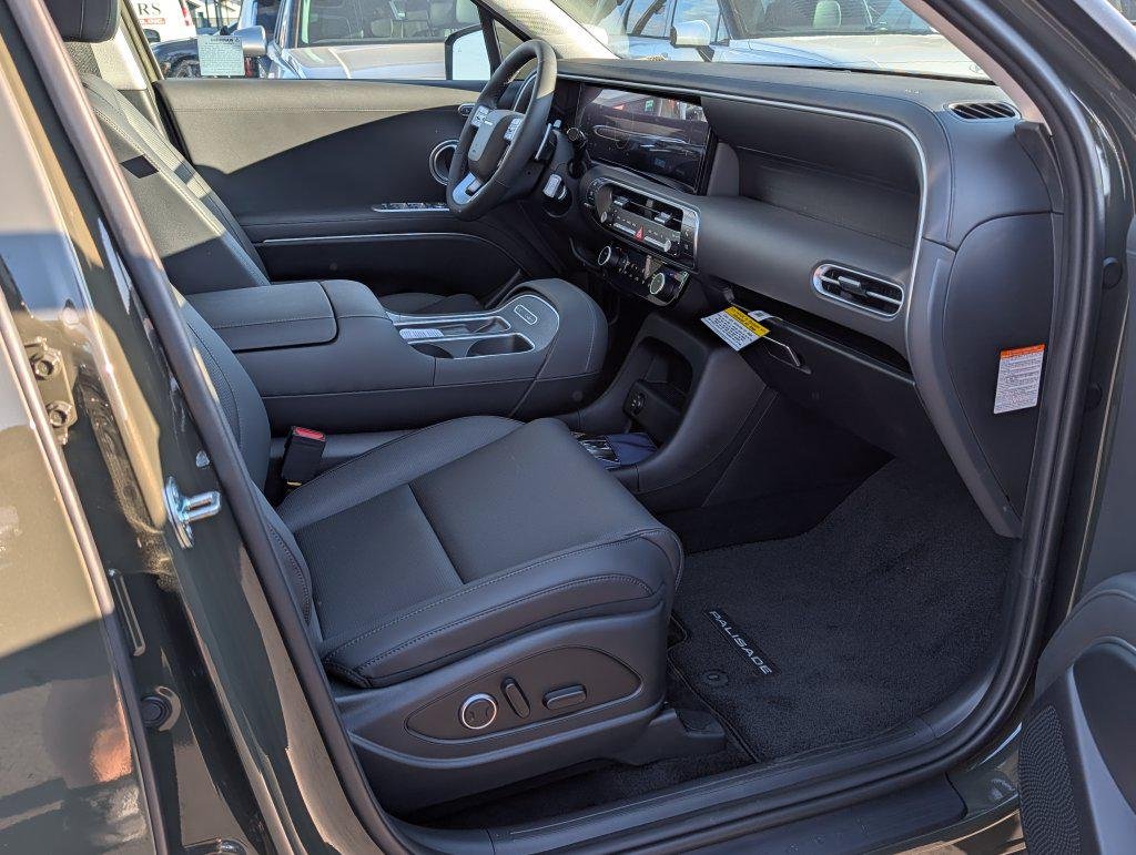 New 2027 Silver Hyundai Blue SEL Premium 7P image 9