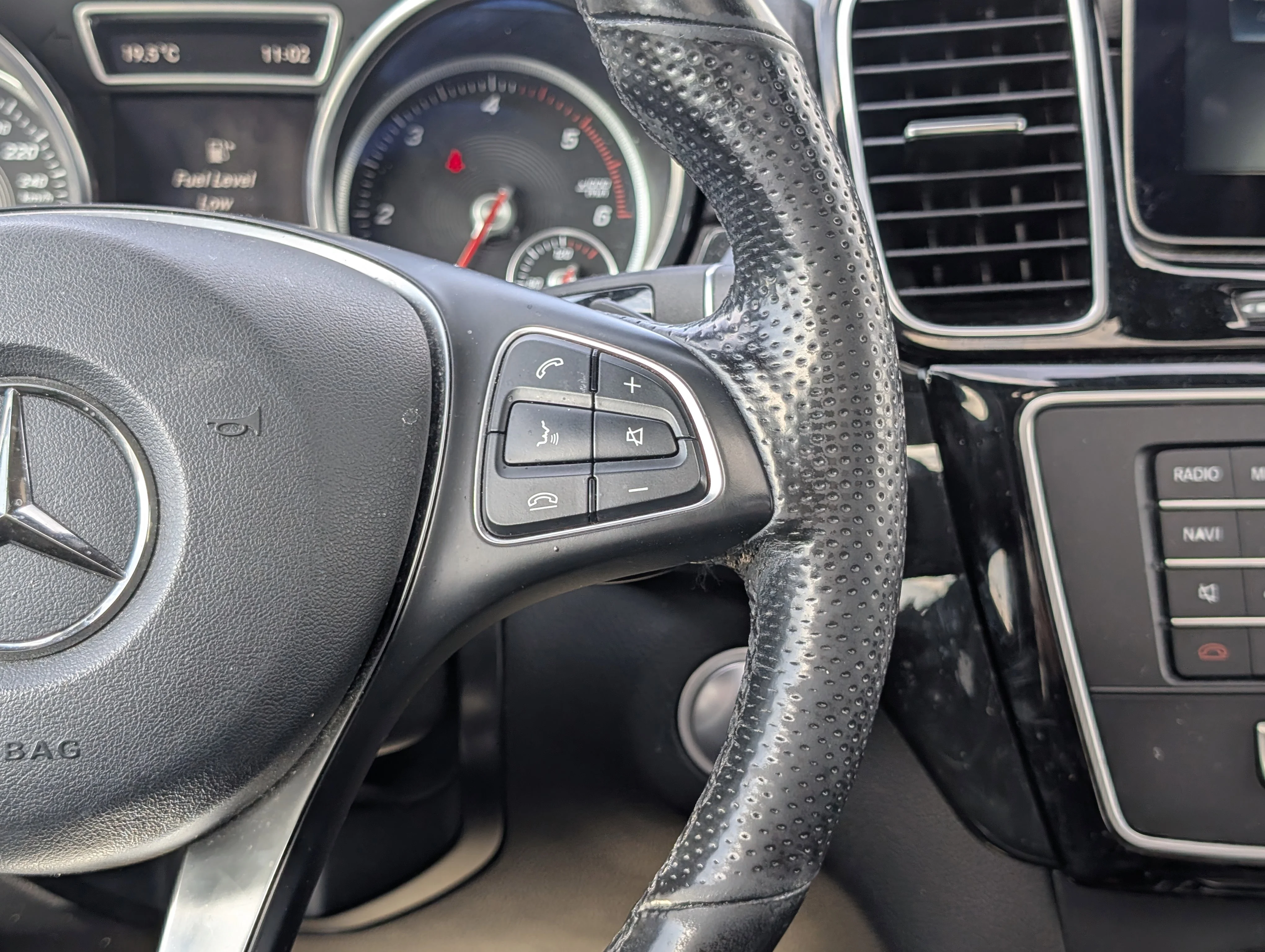 Used 2016 Black Mercedes-Benz GLE 350d image 27