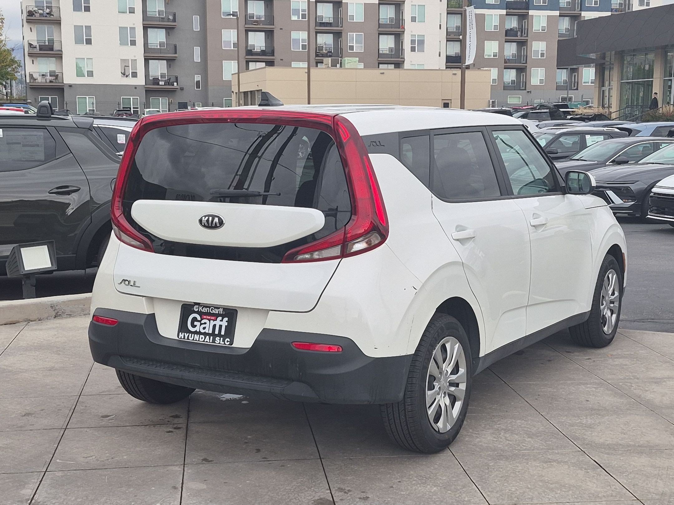 Used 2021 Snow White Pearl Kia LX image 3