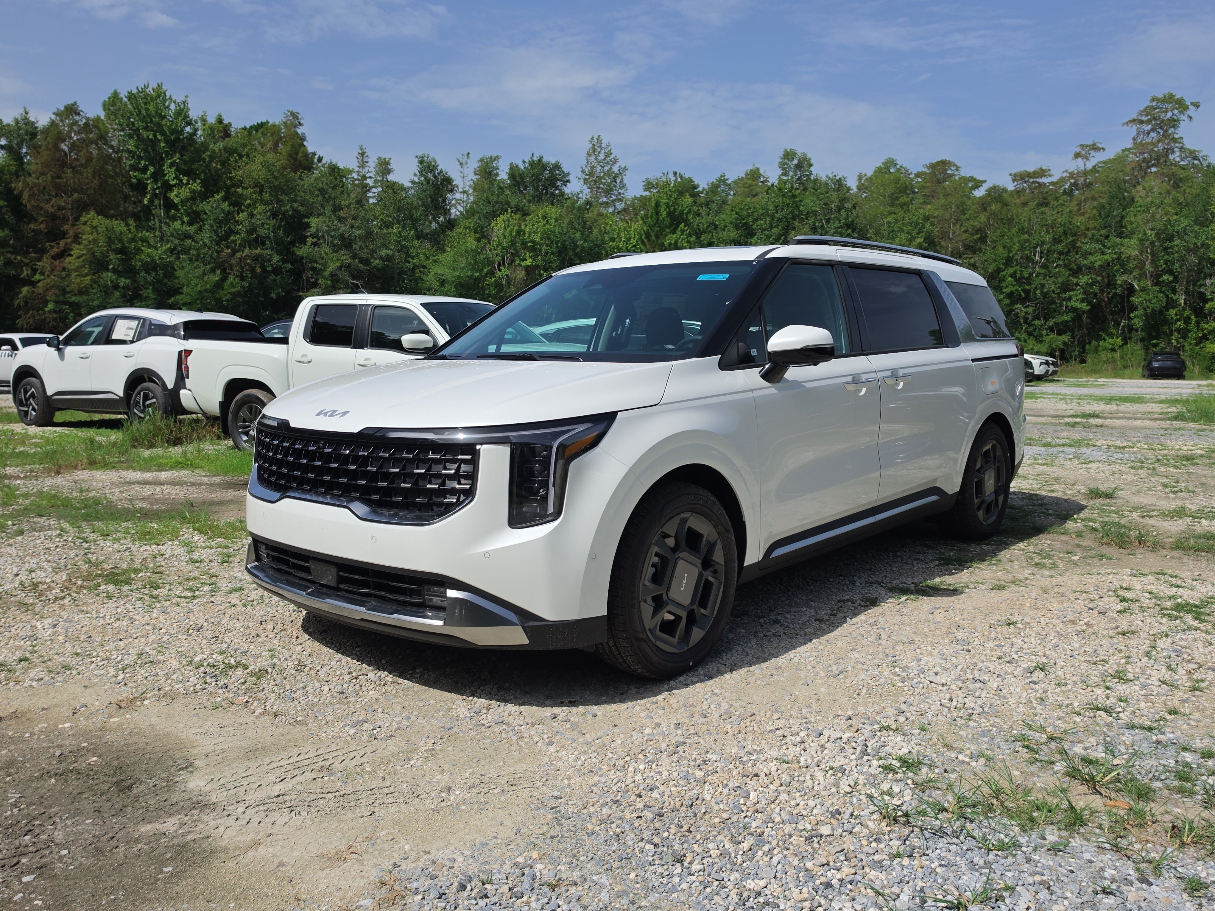 New 2026 Snow White Pearl Kia SX image 4
