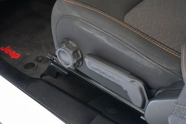 Used 2023 White Jeep Mojave image 5
