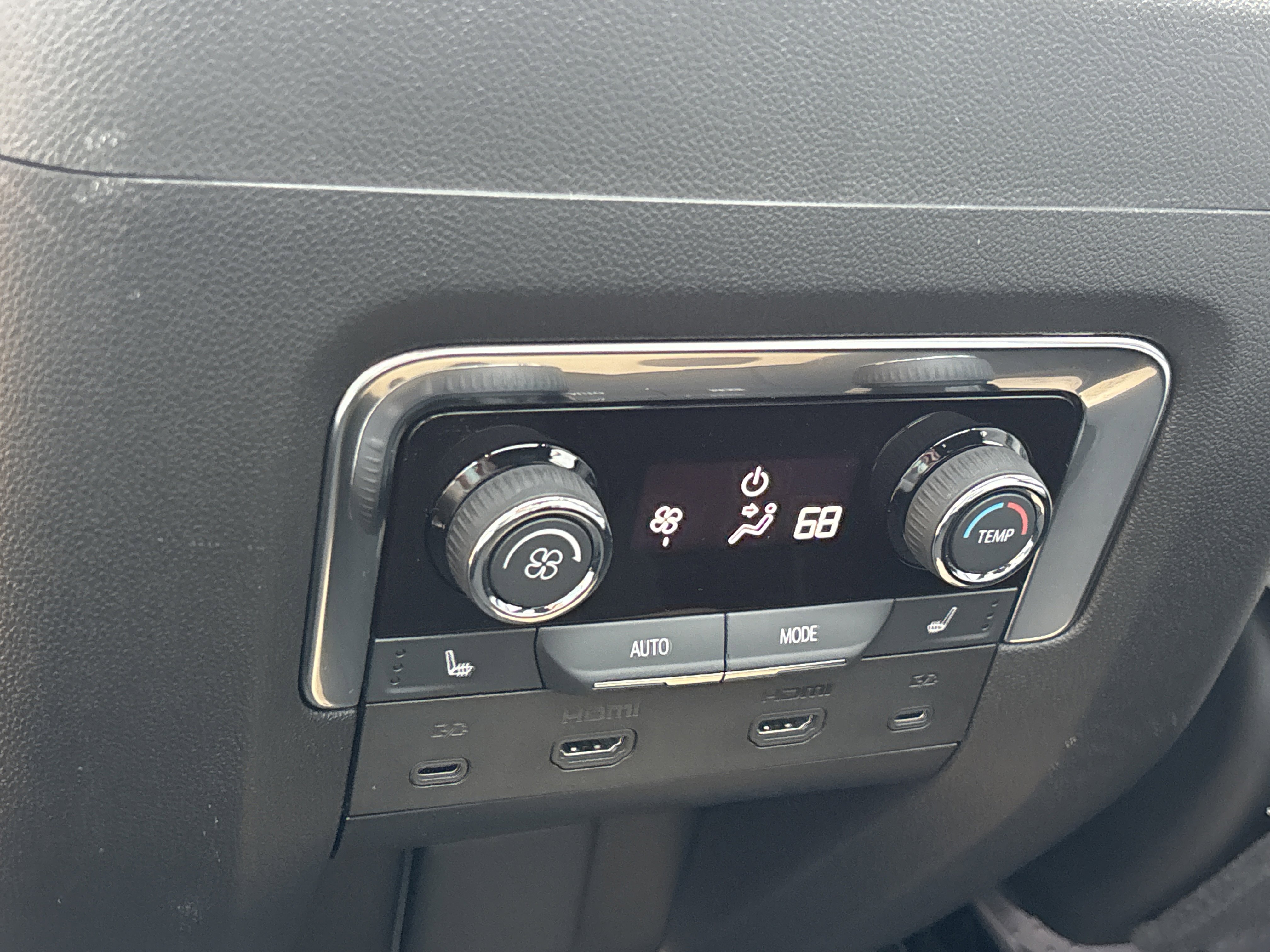 2025 Chevrolet Tahoe Premier - Photo 23