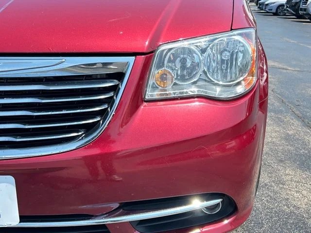 Used 2015 Red Chrysler Touring image 16