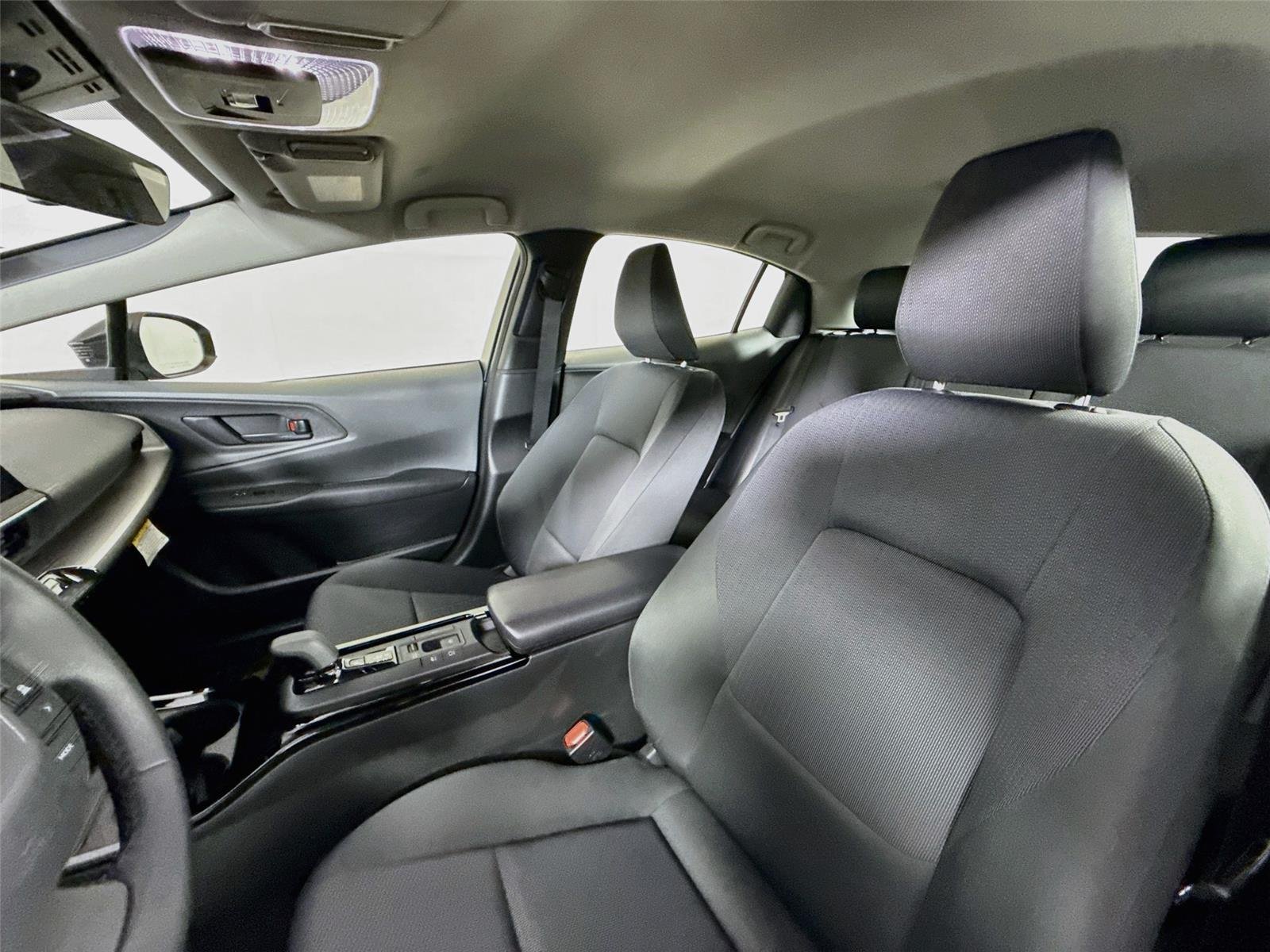 Used 2025 Wind Chill Pearl Toyota LE image 3