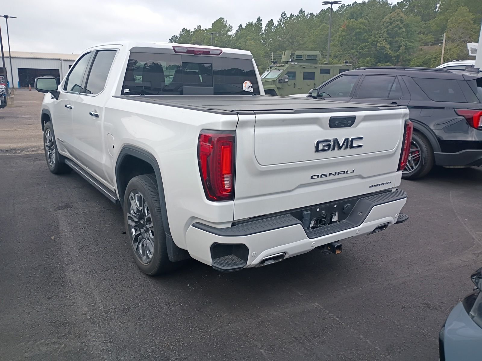 Used 2024 White GMC Denali Ultimate image 12