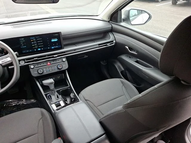 New 2026 White Hyundai SE image 15