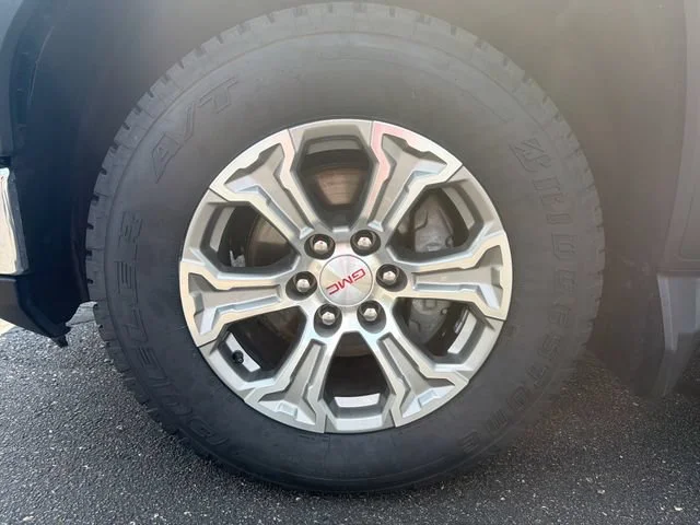 Used 2023 Summit White GMC SLE image 32