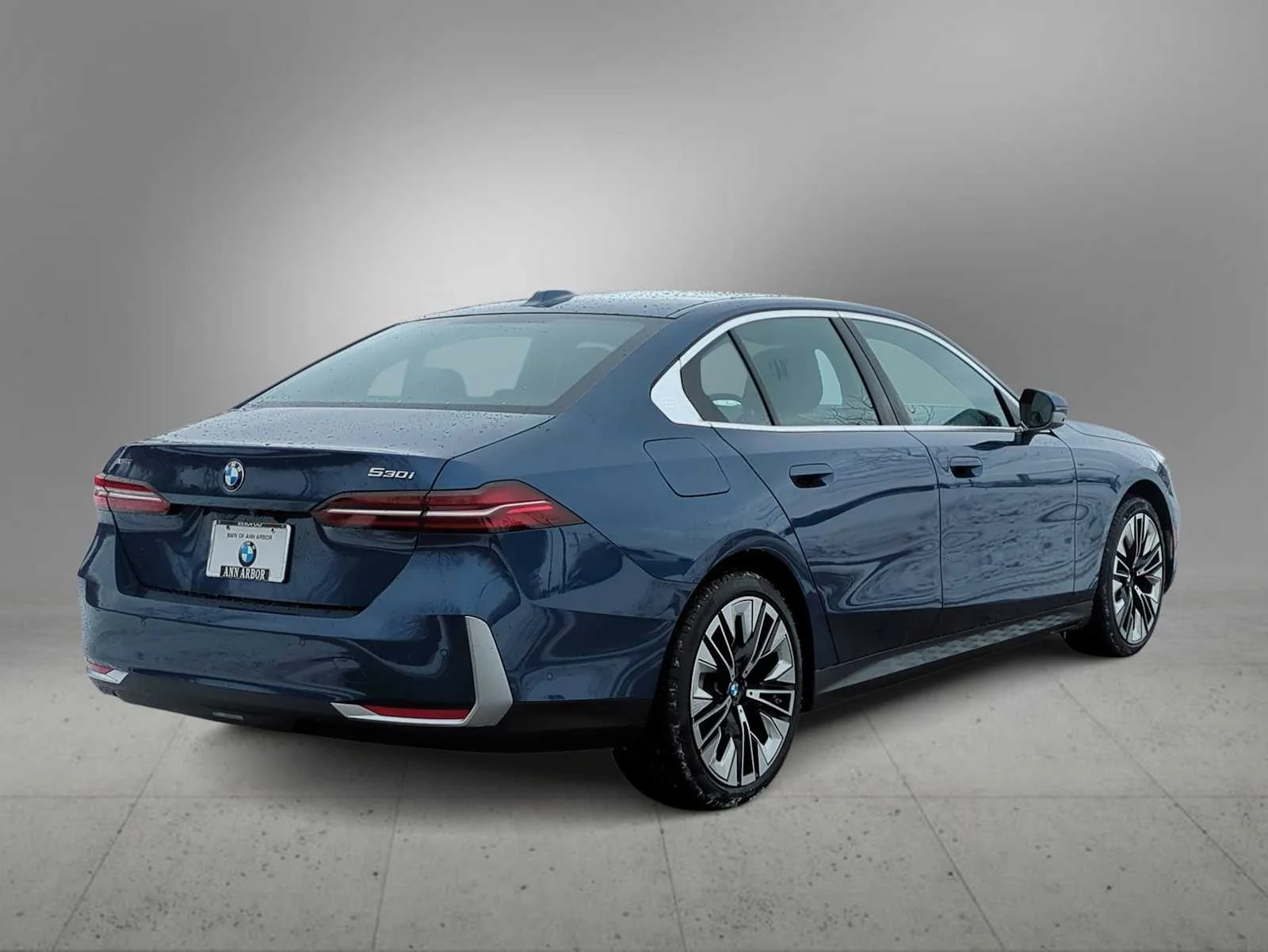 New 2026 Phytonic Blue Metallic BMW 530i xDrive image 8