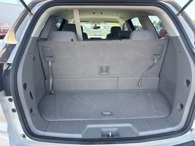 Used 2017 SILVER ICE METALLIC Chevrolet LS image 26