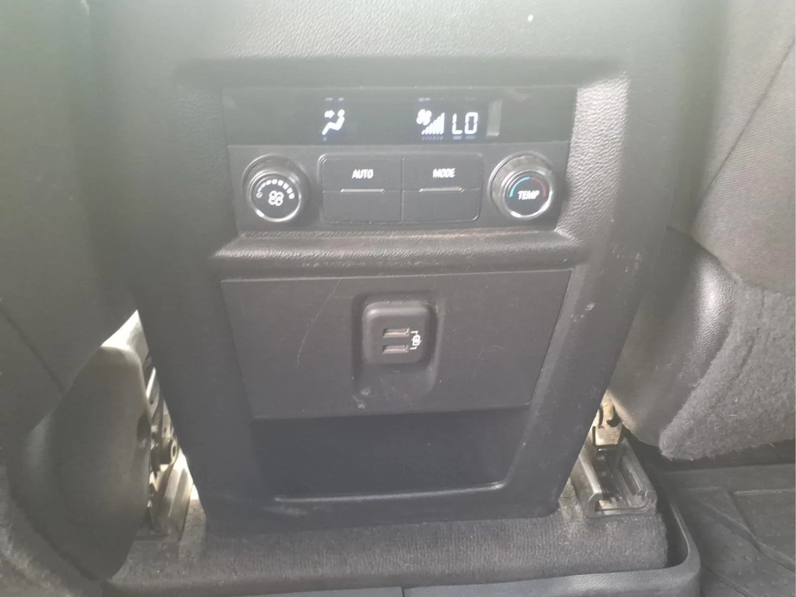 Used 2020 GRAPHITE METALLIC Chevrolet LT Cloth image 16