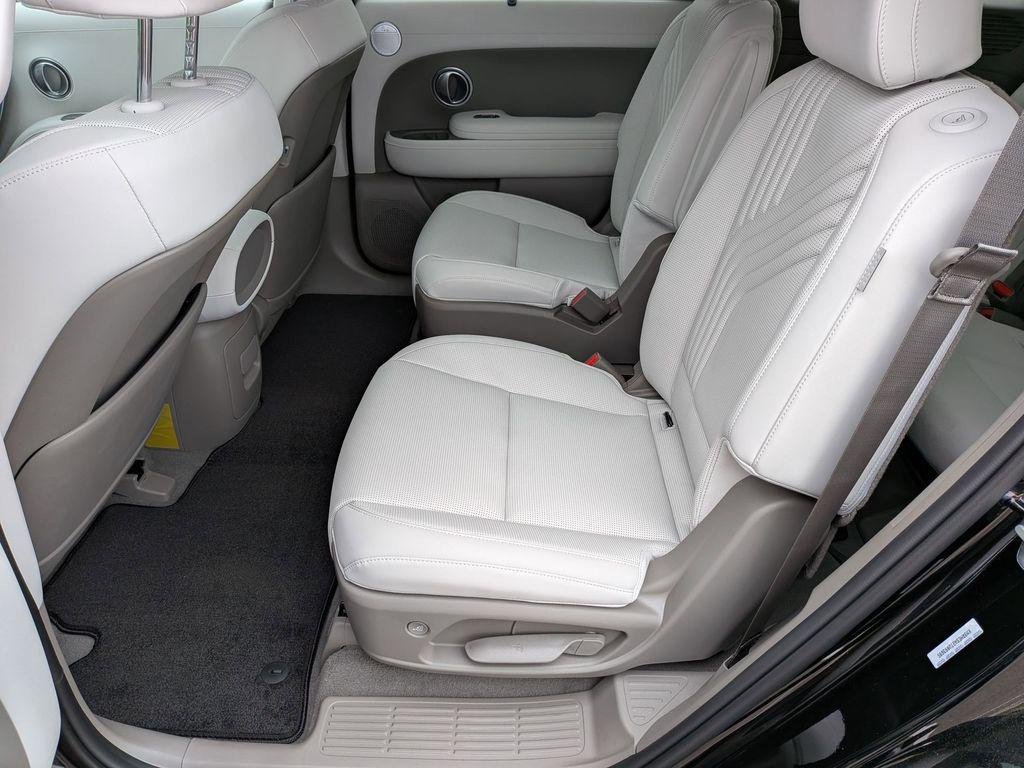 New 2026 Black Hyundai SEL Premium 7P image 25