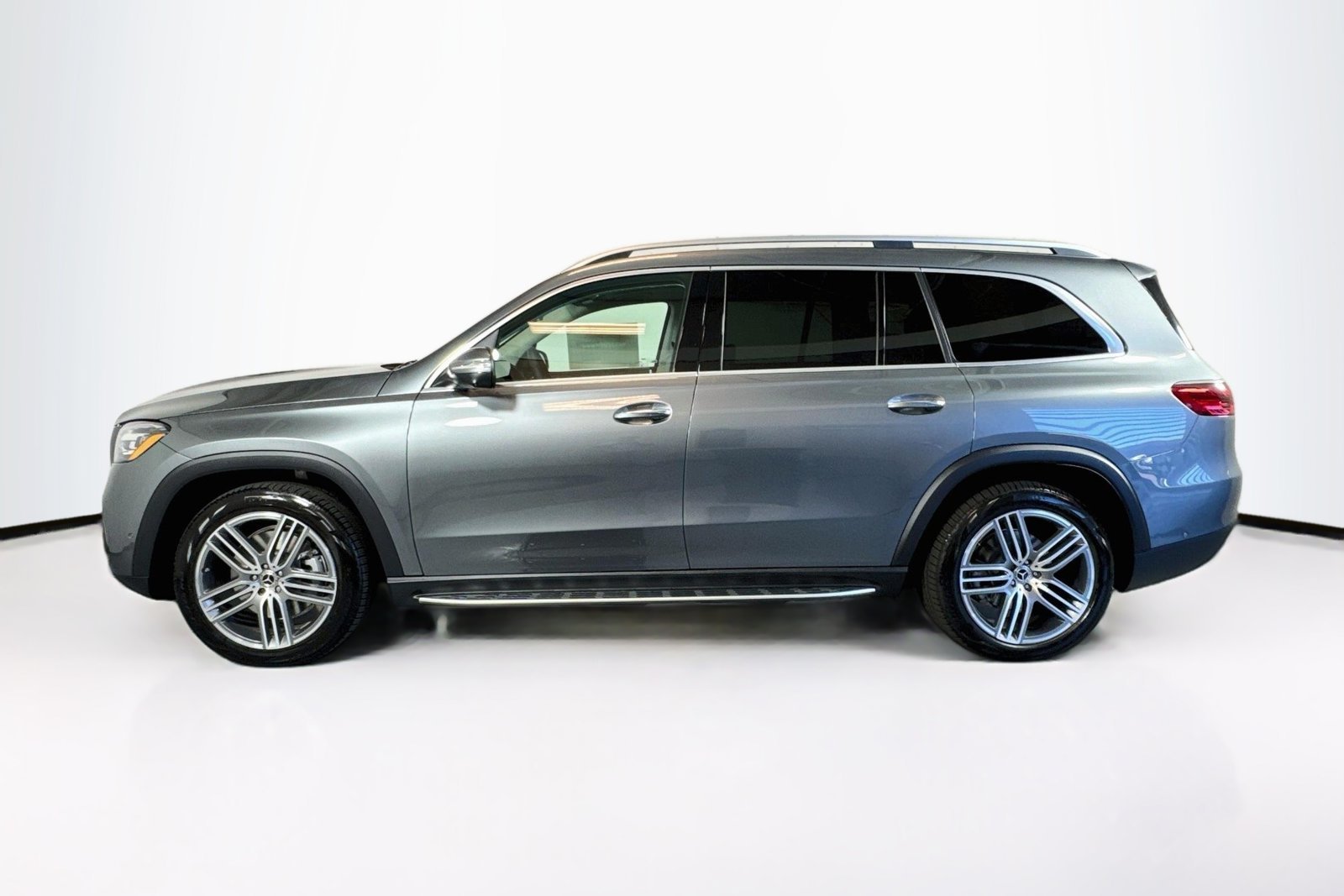 New 2026 Selenite Grey Metallic Mercedes-Benz GLS 450 image 8