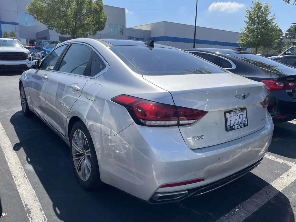 Used 2018 Silver Genesis 3.8 image 4