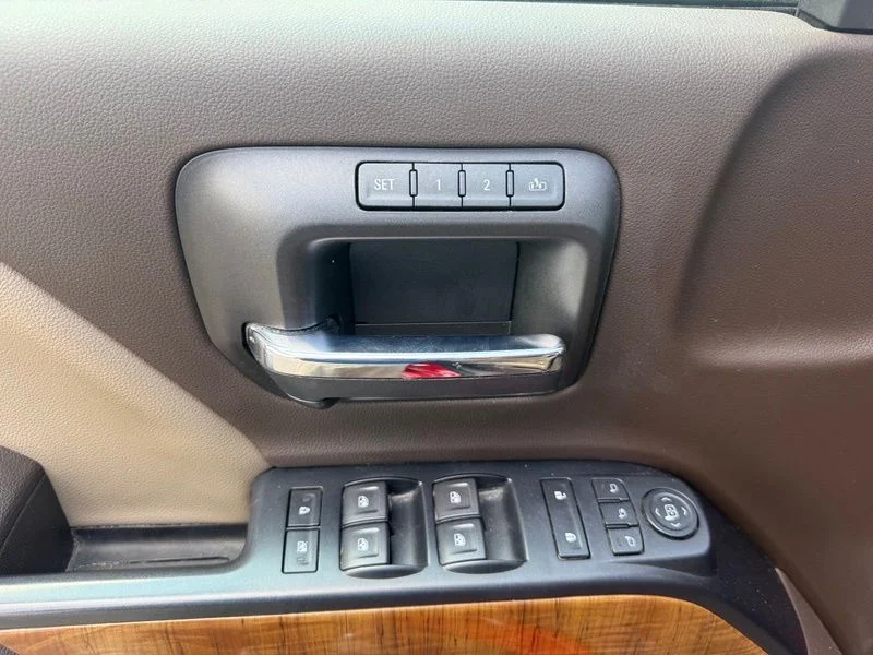 Used 2018 Red GMC SLT image 6