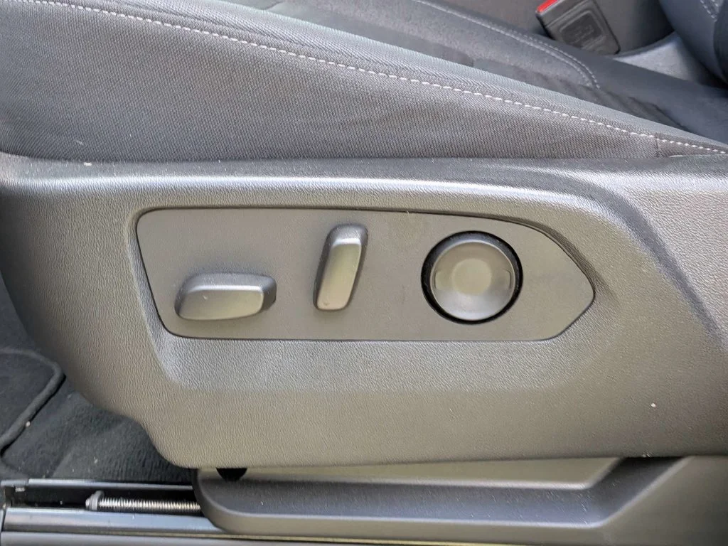 Used 2025 Gray Chevrolet LS image 20