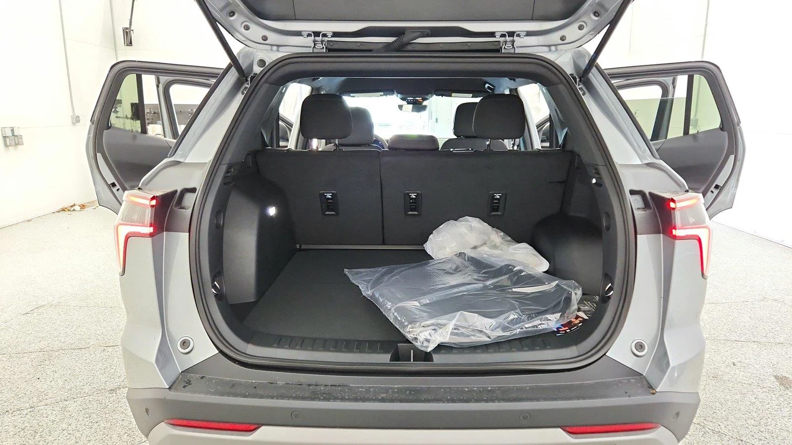 2027 Chevrolet Equinox LT - Photo 36