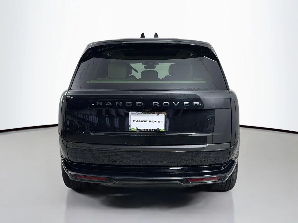 New 2026 Santorini Black Land Rover SE image 6