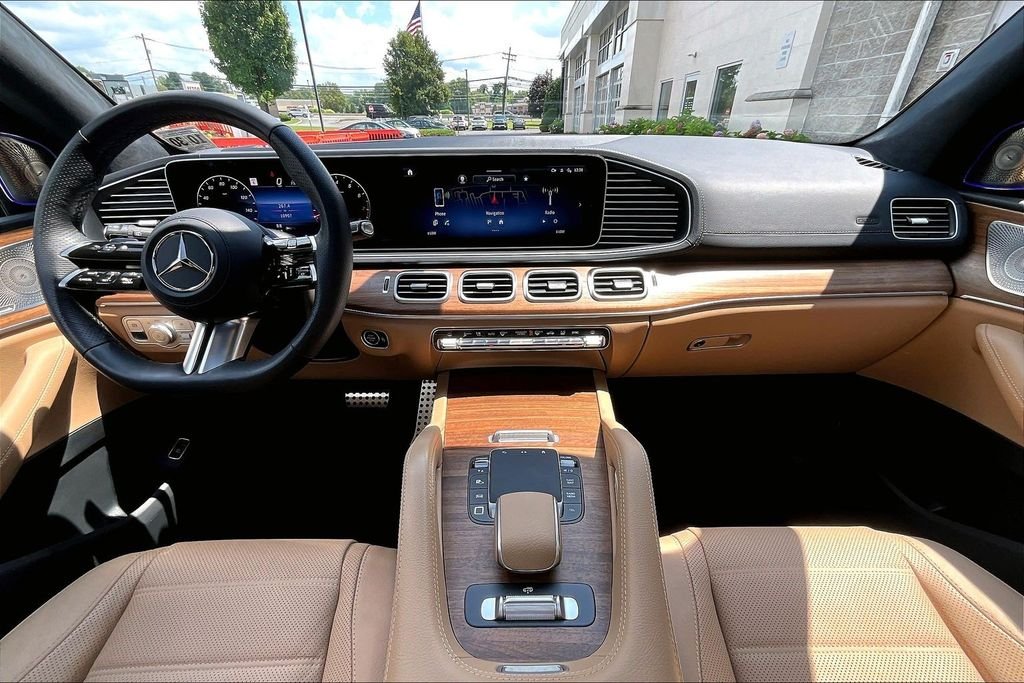 Certified Used 2026 Green Mercedes-Benz GLS 580 image 15