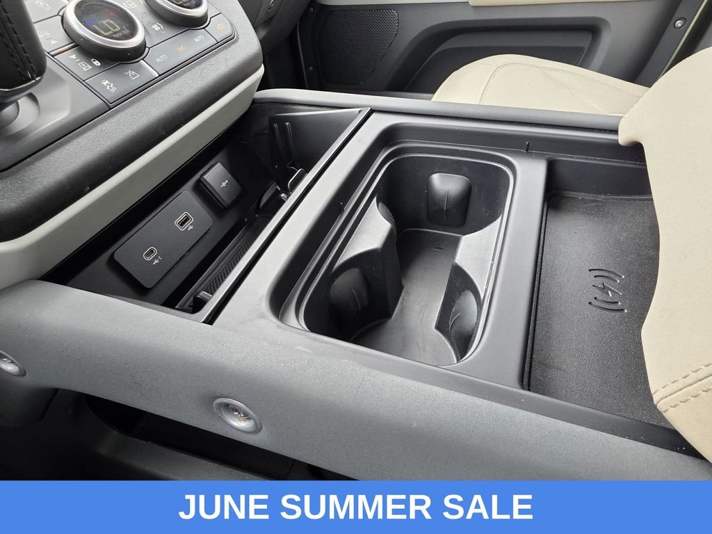 Used 2023 Green Land Rover SE image 29