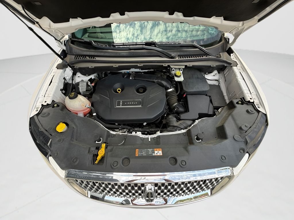 Used 2019 White Lincoln Reserve image 25