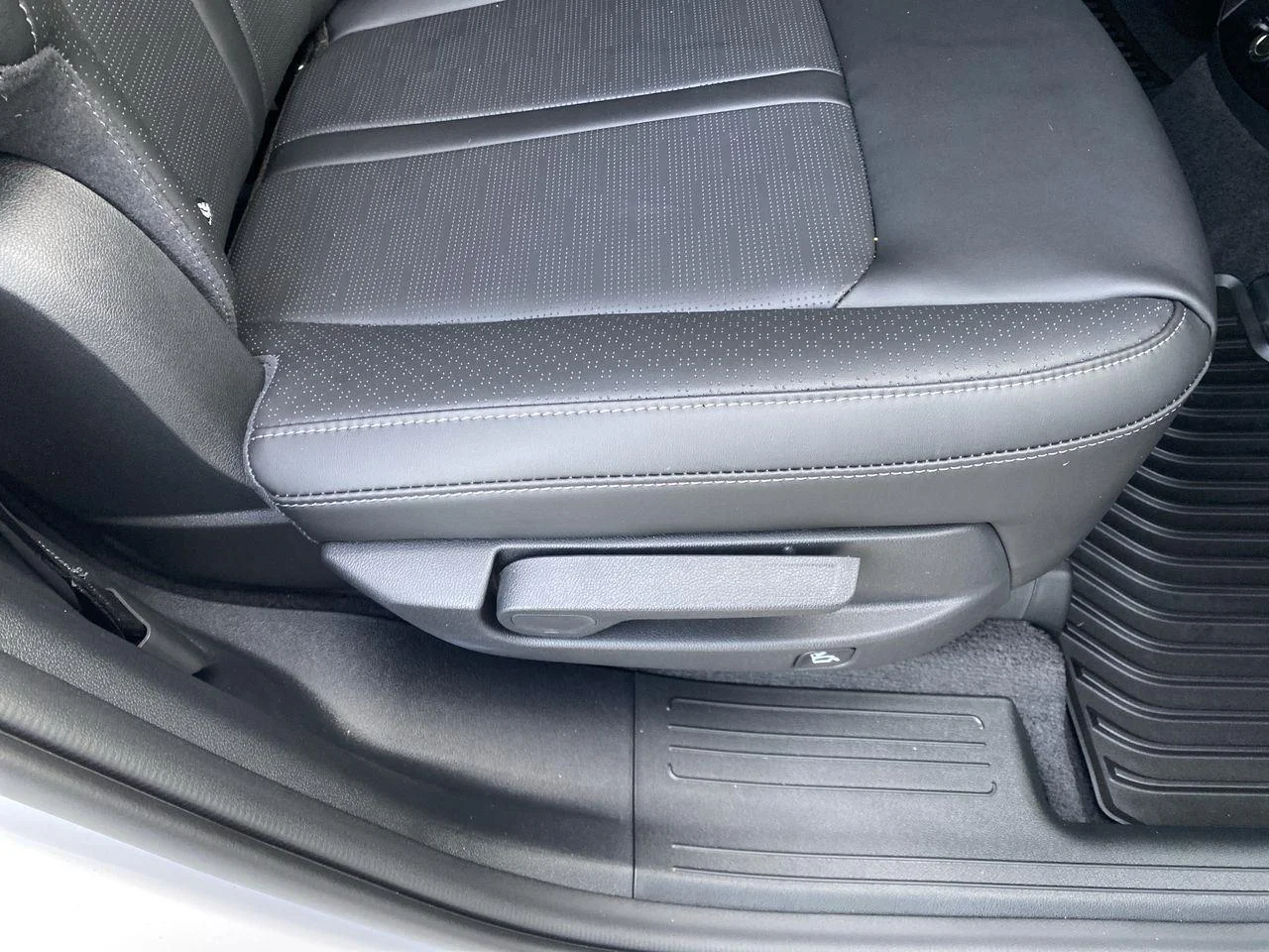 2026 Kia Sorento S - Photo 27
