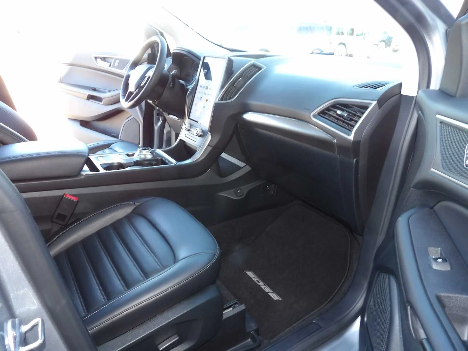 Used 2022 Iconic Silver Metallic Ford SEL image 15