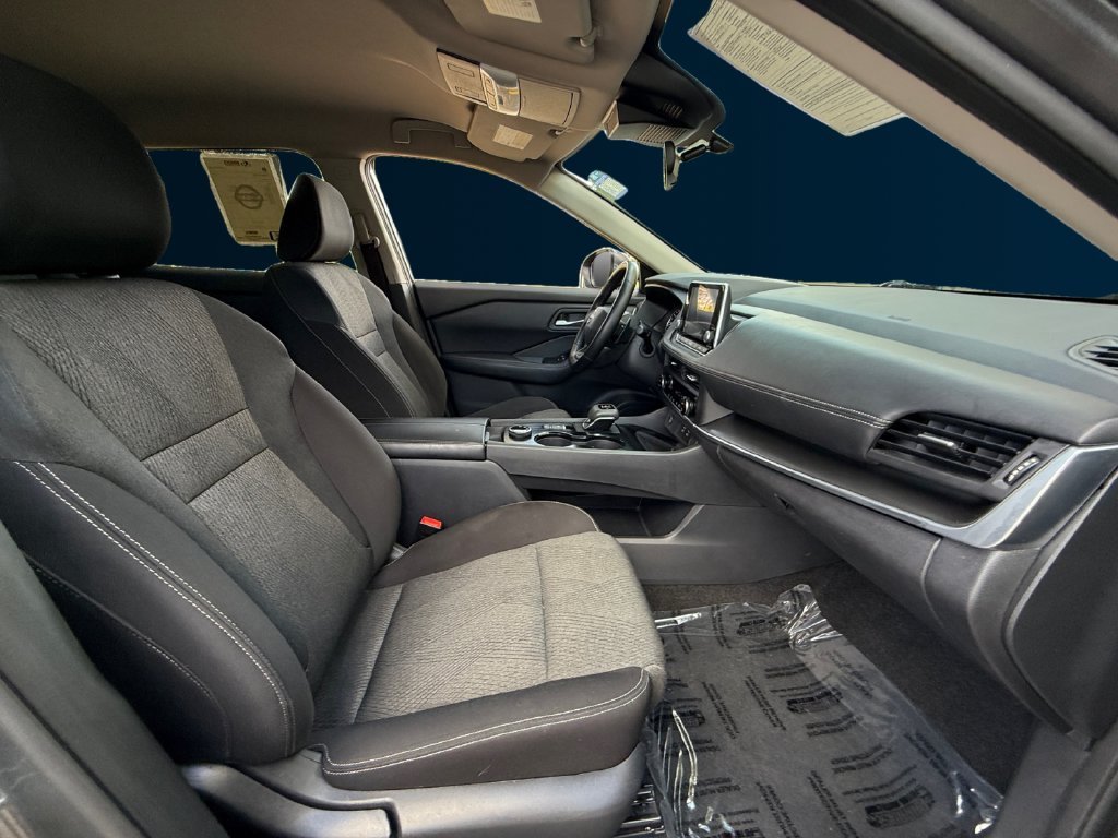 Used 2025 Gray Nissan SV image 4