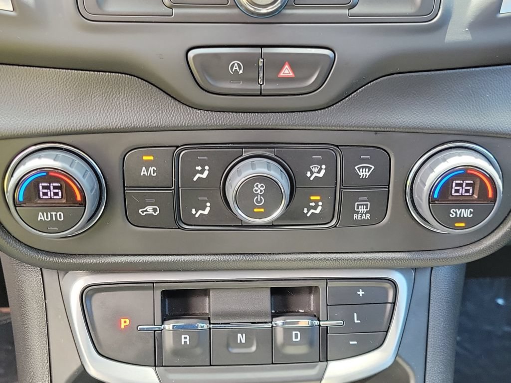 Used 2022 Summit White GMC SLE image 30