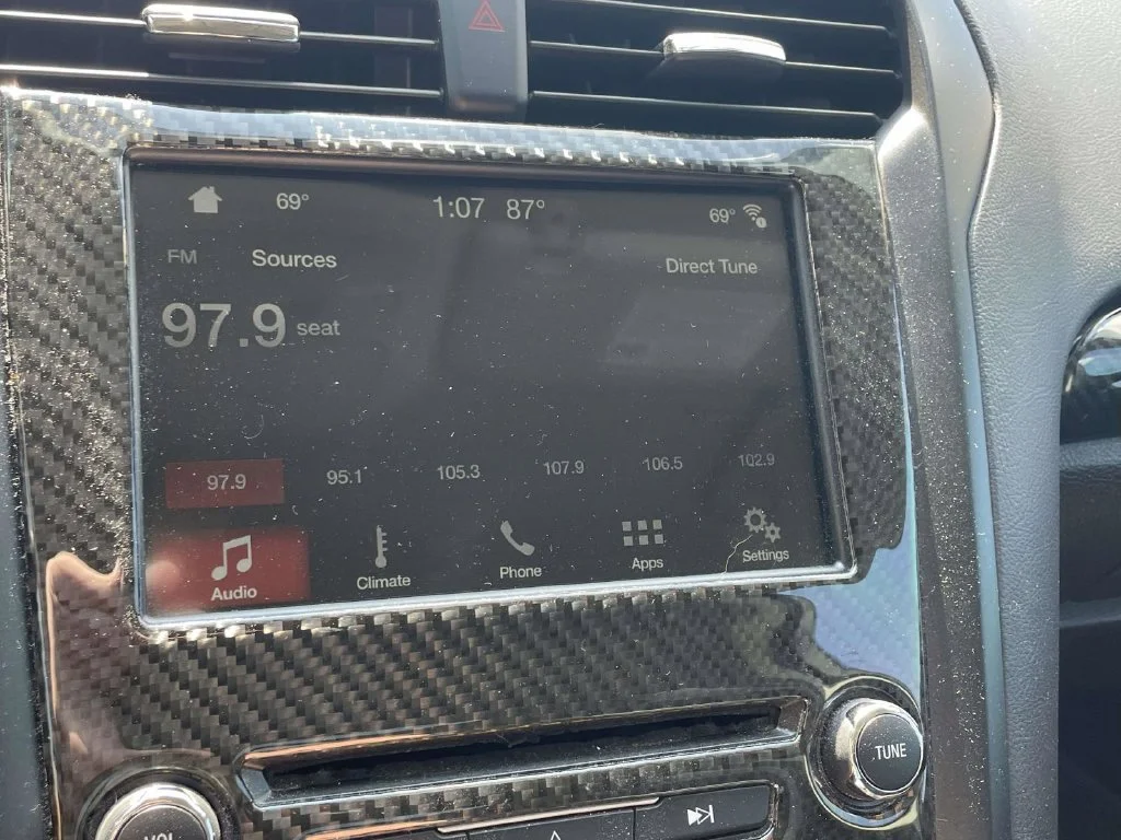 Used 2018 Black Ford SE image 29