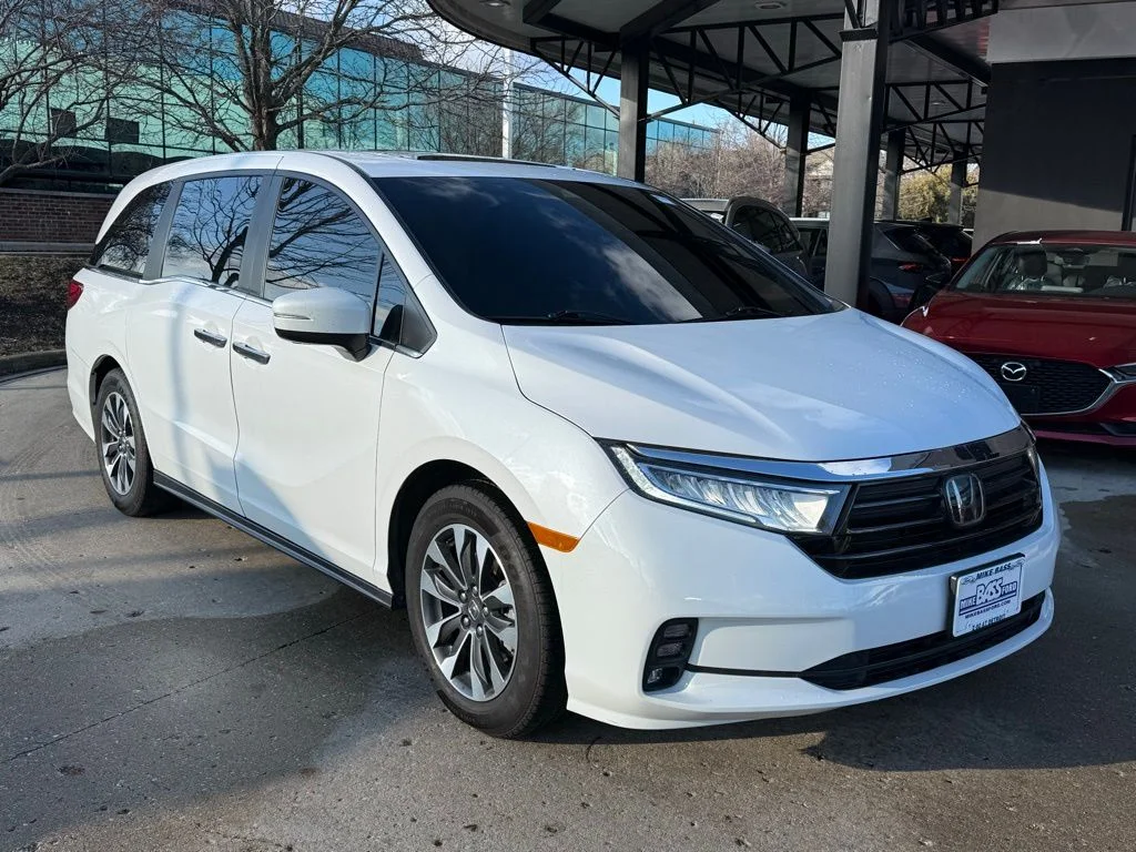 Used 2024 White Honda EX-L image 1