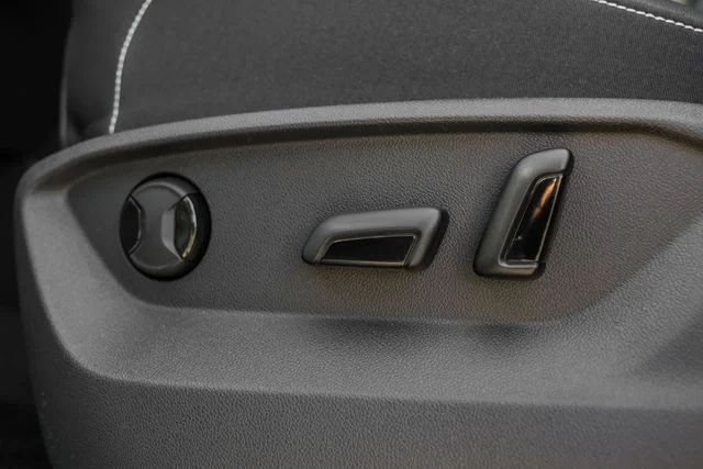 2026 Volkswagen Atlas SE w/Tech - Photo 17
