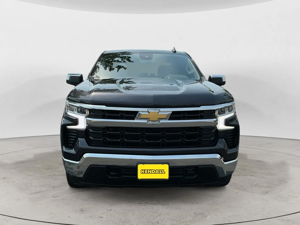 Used 2022 Gray Chevrolet LT image 2