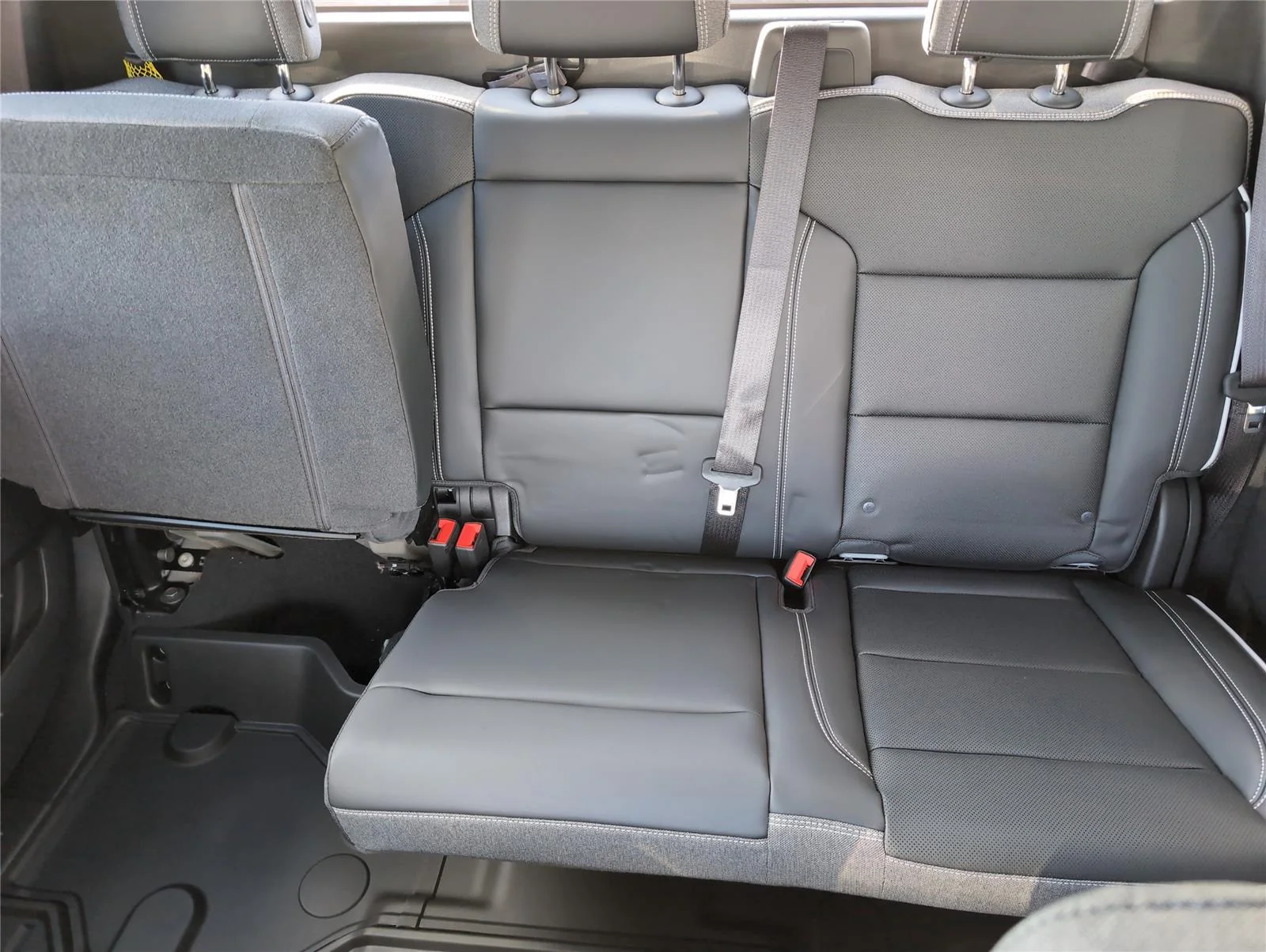 New 2026 Thunderstorm Gray GMC Elevation Standard Range image 23