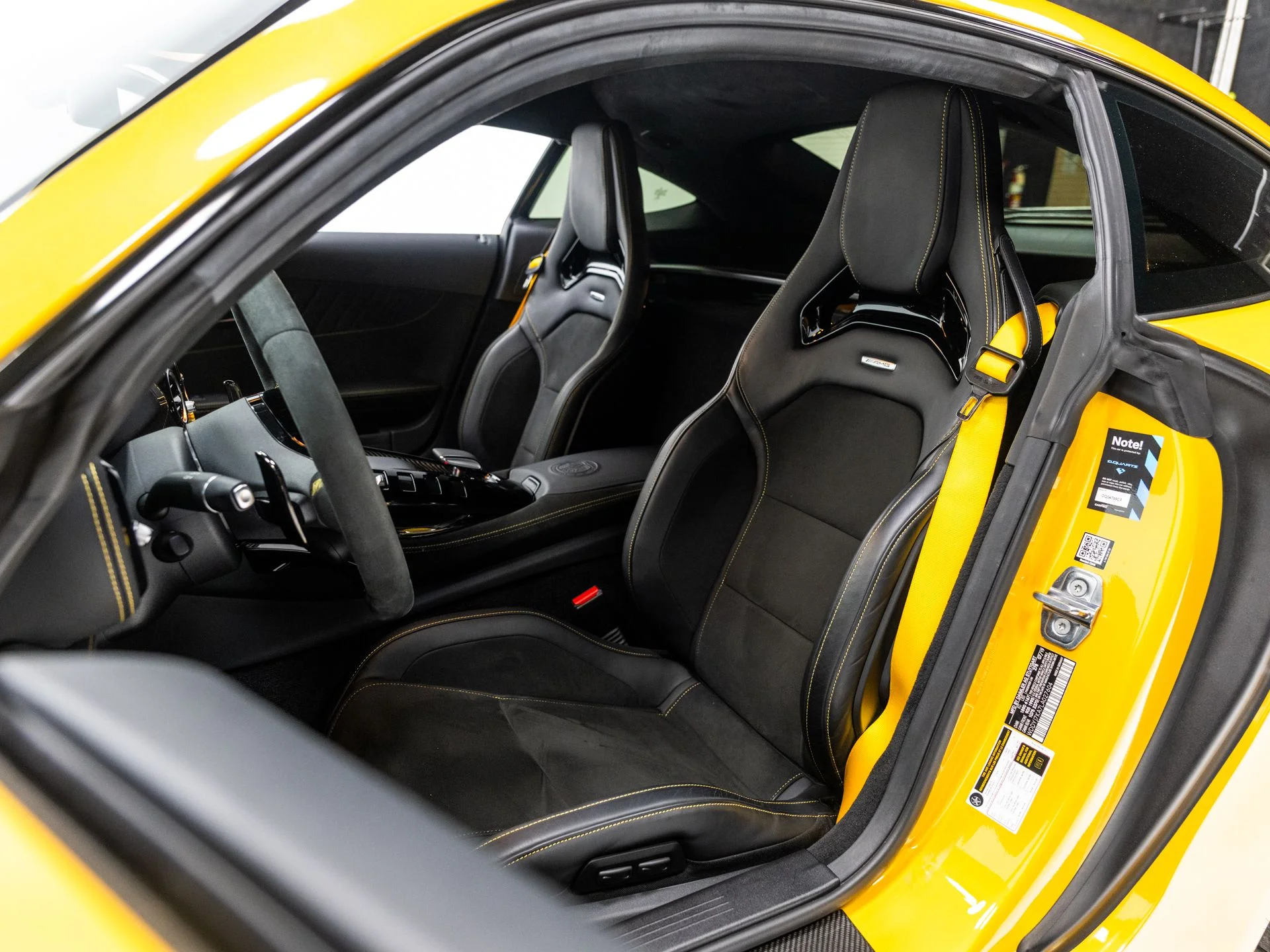 Used 2020 AMG Solarbeam Yellow Metallic Mercedes-Benz R image 28