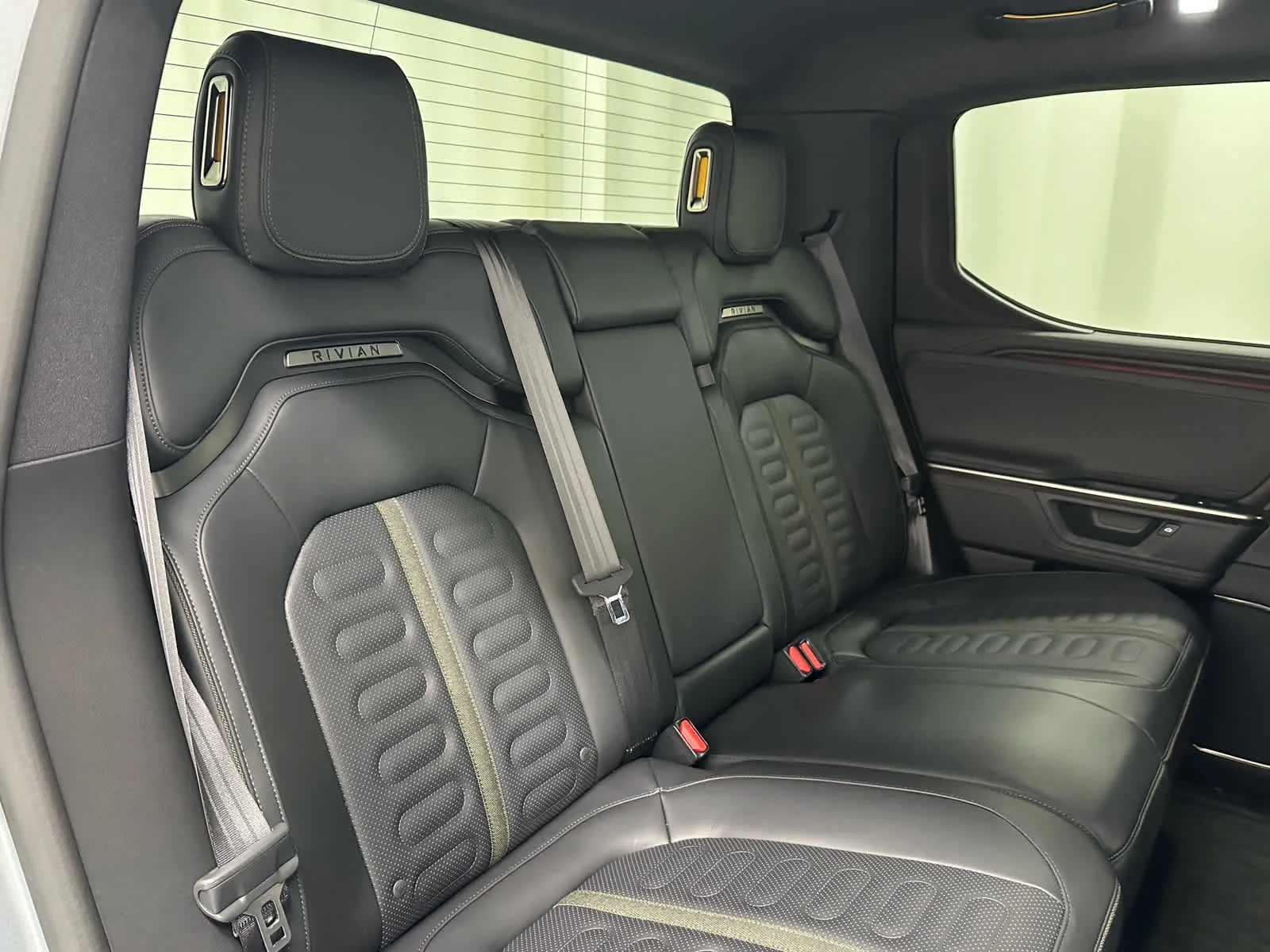 Used 2025 LA Silver Rivian Adventure image 22