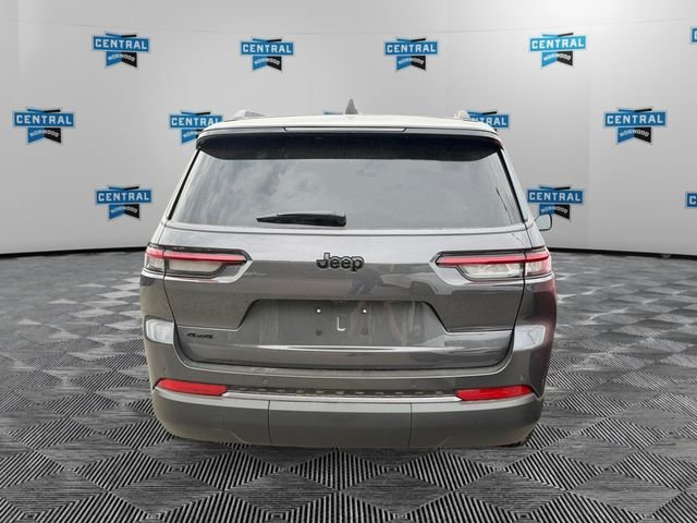 New 2026 Baltic Gray Metallic Clear-Coat Exterior Paint Jeep Altitude image 4