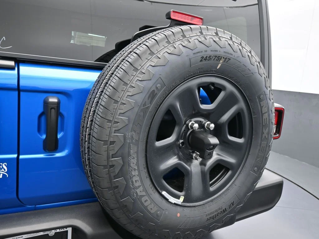 New 2026 Hydro Blue Pearl-Coat Exterior Paint Jeep Sport image 32